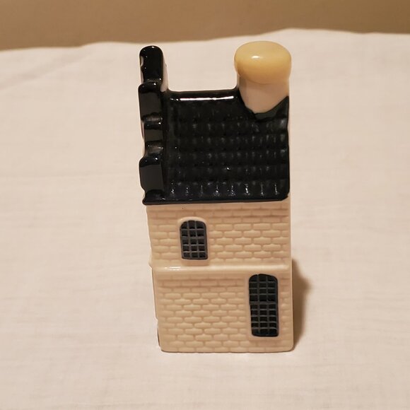 KLM DELFT BLUE HOUSE #22 SEALED - CLEAN!! - Picture 2 of 6